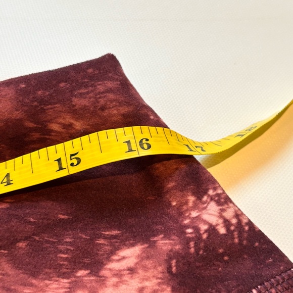 Harmony And Balance Leggings Size L Cropped Maroon Red Print Of Mysterious Woods - Picture 4 of 8